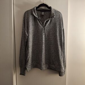 Avia Women's Black and White Pullover Sweater